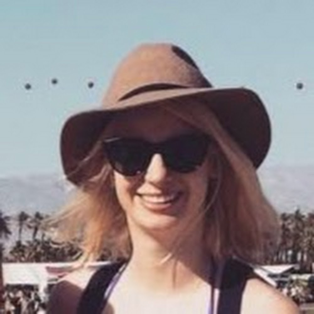 Meet your Posher, Larissa